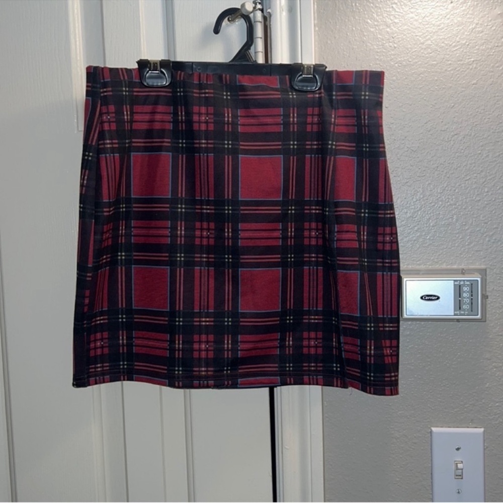 Fashion nova plaid skirt with front split
